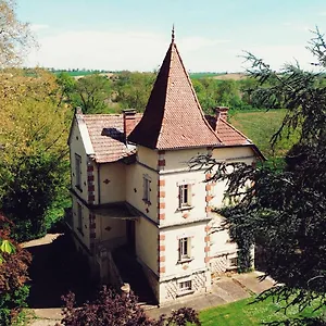  Bed & Breakfast Petit Chateau Le Piot